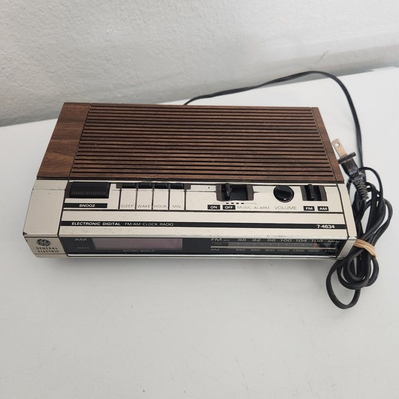 Vintage GE General Electric Digital Alarm Clock Radio Model 7-4634B Working - Picture 2 of 7